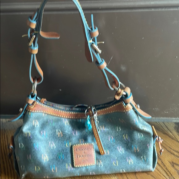 Vintage Dooney and bourke purse - Picture 1 of 6